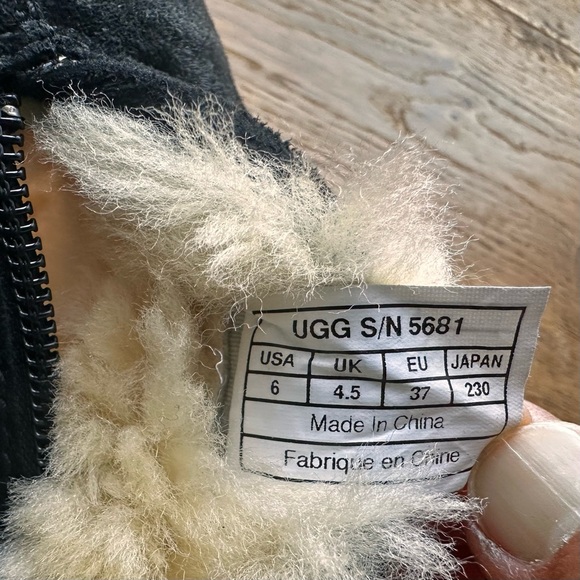 Black Suede Ugg Boots with Zipper Size 6 - Picture 5 of 8